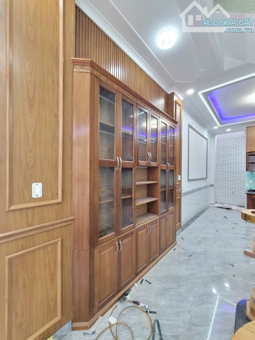 Bán nhà 1 trệt 2 lầu KDC gần trung tâm y tế Dĩ An p.Tân Đông Hiệp Dĩ An chỉ 5ty100TL M6972 - 4