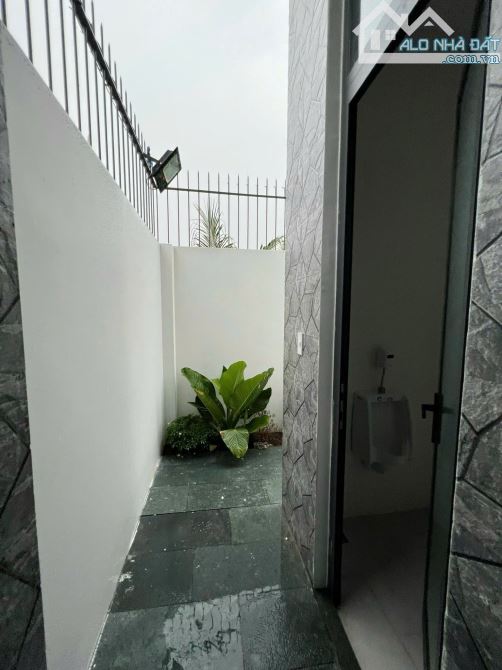 Bán gấp Biệt thự 300m2 P.Tân Phong, full thổ, 2ô tô, gần cây xăng 26, chỉ 8ty3 - 5