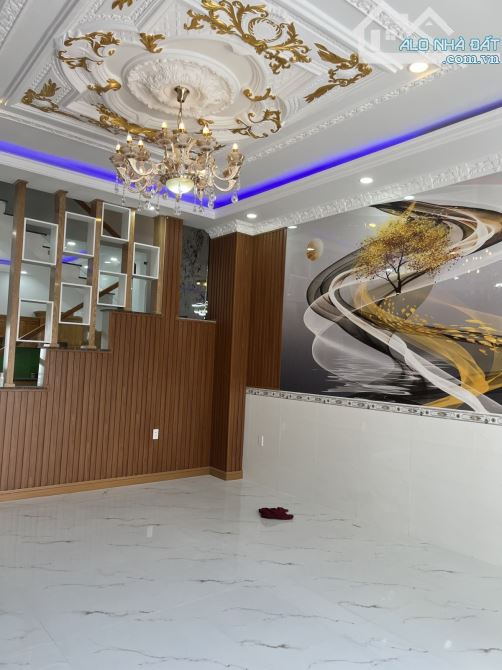 NHÀ MỚI 4 TẦNG ĐẸP LUNG LINH – NGAY CHỢ ĐẦU MỐI HÓC MÔN - NGUYỄN THỊ SÓC - 5x17M 6 TỶ HƠN - 5