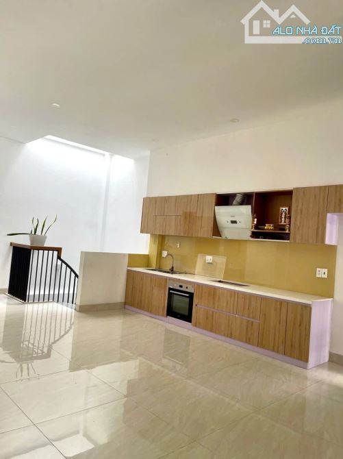 🏡 NHÀ 4 TẦNG MẶT TIỀN PHAN VĂN TRỊ – CẨM LỆ – DTICH 100M² – CÓ HẦM ĐỂ XE – CHỈ 7.X TỶ - 5