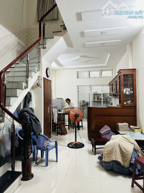 Bán nhà Tân Bình - Giáp Q10 - 72M² - 4 tầng - xe hơi - 5