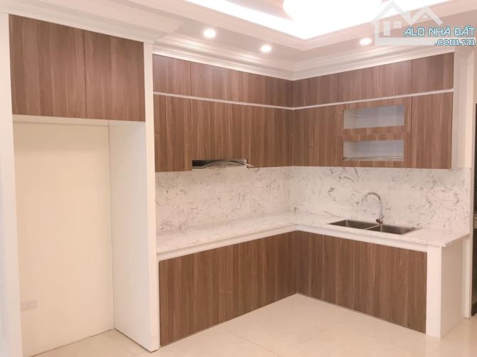 Chính chủ Bán nhà mặt ngõ 172  Phú Diễn, 40m², 5 tầng, đường 13m + vỉa hè, kD, nhỉnh 12tỷ - 5