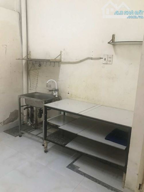 Cho thuê nhà Đường Tân Hương Gần Chợ Tân Hương DT 4x8 nhà cấp 4 - 5