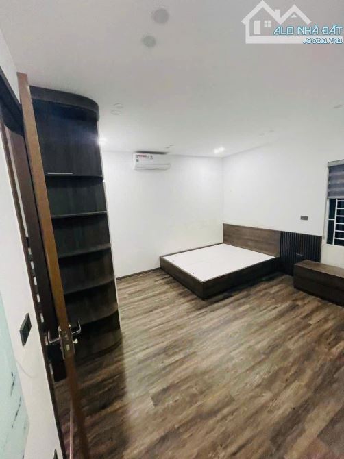 Cho thuê nhà MỚI ĐẸP KĐT Văn Khê 80m x 5 tầng thông sàn 26tr - 5