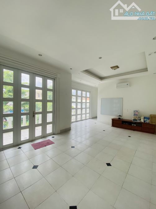 BIỆT THỰ 1700M² x 4 TẦNG, MẶT TIỀN - NAM CAO, QUẬN 9 - 5