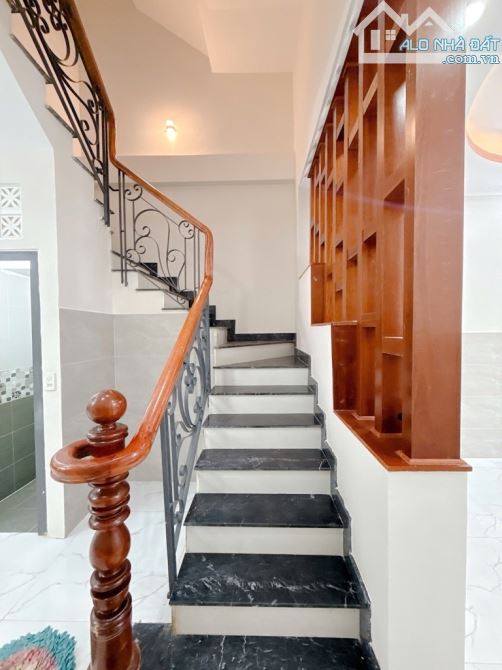 Mặt Tiền 4 Tầng - 4x20 - Tân Phong - Quận 7 - Nhỉnh 14 Tỷ - 5