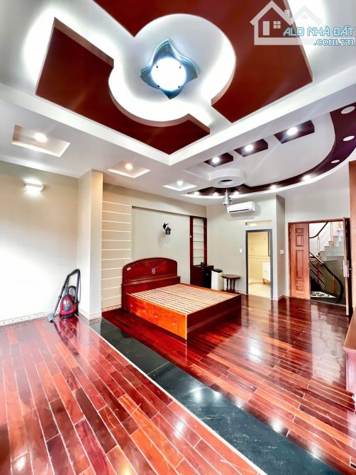 Đối diện BV quốc tế Mỹ khu dân trí cao. Giá 6tỷ370/ 100m2 - Ngang 5m. Đ.Bùi Tá Hán, Quận 2 - 5