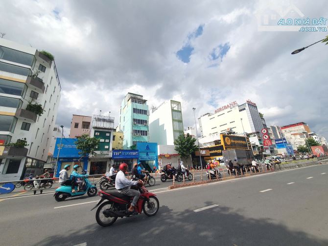 NGỘP LẮM RỒI- HẺM XE HƠI CỘNG HOÀ- DT khủng 5,2x17m (99m2) – 4 tầng mới ở ngay- chỉ 13 tỷ - 5