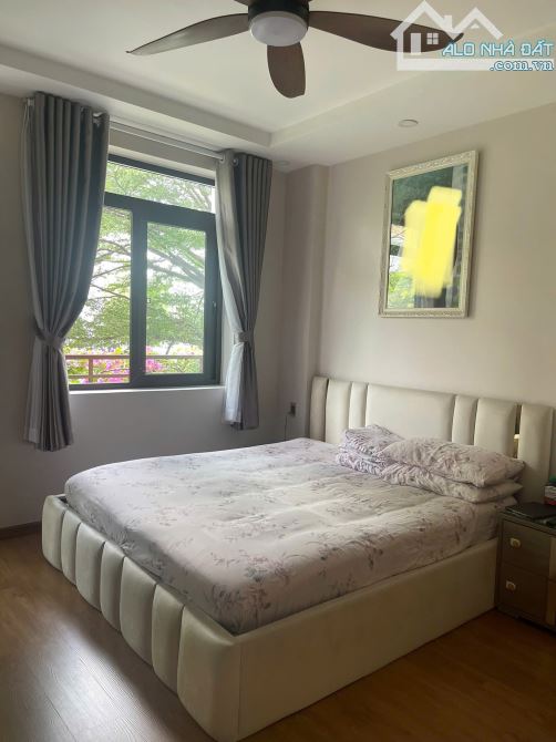 HIẾM- VIP -Giá tốt nhất-HẺM 8M CMT8- CHỈ 8,8 TỶ- DT đẹp 60m2- 3 tầng ở ngay- chỉ có1 căn d - 5