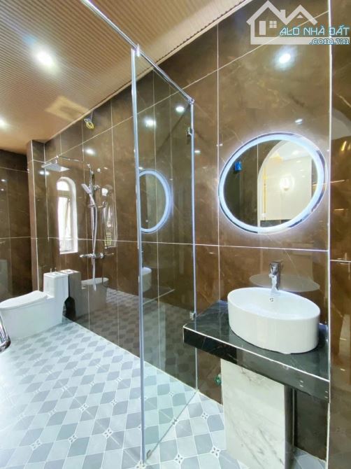 HÀNG HIẾM VỊ TRÍ SIÊU KINH DOANH 4 TẦNG CẠNH GỐC NGÃ TƯ MT ĐƯỜNG 15M5 HÀM NGHI - 5