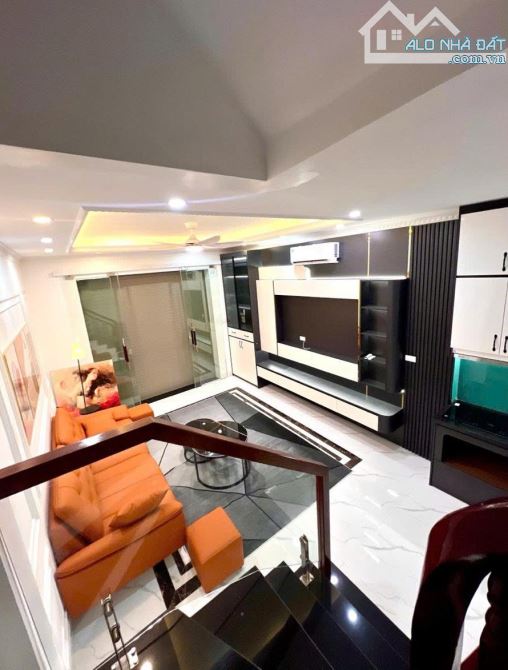 Bán nhà Thạch Bàn, Long Biên 31m2, 5 tầng, mt 4m, ô tô đỗ cửa, 7.4 tỷ - 5