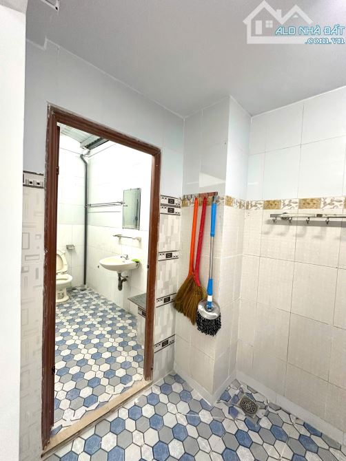 Cho thuê nhà trục chính hẻm hồ tùng mậu gần công an thành phố giá 17 triệu - 5
