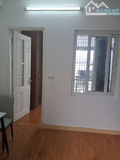 PHẠM VĂN ĐỒNG CẦU GIẤY, 5TẦNG 35M, NGÕ THÔNG, VÀI BƯỚC CHÂN RA MẶT PHỐ - Ô TÔ TRÁNH. - 5