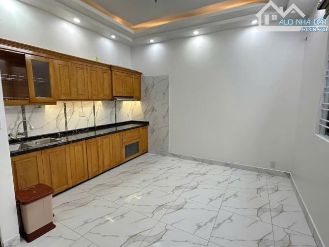 Nhà 3 tầng đường Trường Chinh - 43m2 - Cách mặt đường chính 30m - 5