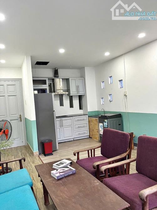 Căn hộ 1 PN + 1 phòng khách ngay quận 1, cửa sổ đón nắng, gần đại học UEH, Đại học Hoa Sen - 5