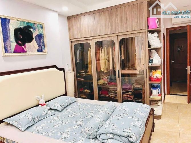 Bán nhà đường Lê Trọng Tấn - Nhà Ở Ngay - Còn Mới - Gần Đường Lớn - Thiết Kế Hiện Đại - 6