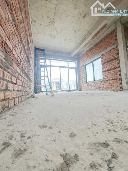 Bán căn nhà thô 1 trệt 2 lầu đường F5 khu TDC Bửu Long 3 giá 5,3 tỷ - 6