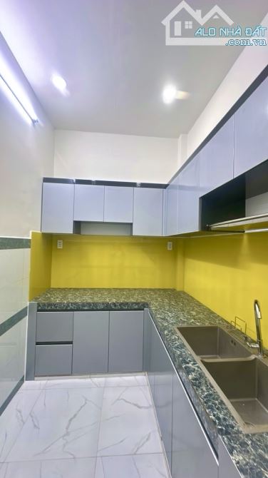 Bán nhà giáp Tên Lửa, 26m2, giá 2 tỷ xx - 6