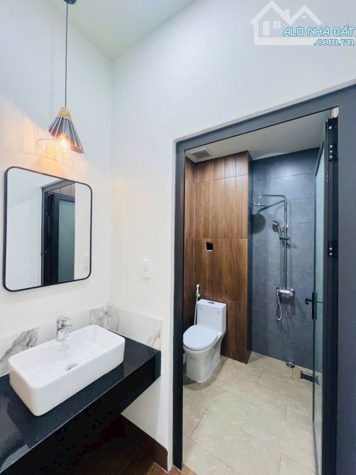 NHÀ MÊ FULL NỘI THẤT CAO CẤP GẦN ĐẠI LỘ ĐÔNG TÂY: Giá 4.55 tỷ - 6