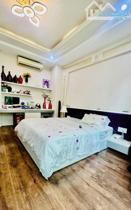Q7 BIỆT THỰ HIM LAM VĂN PHÒNG 10x20 200M² FULL NỘI THẤT CAO CẤP HĐ THUÊ 70 TR/TH - 6