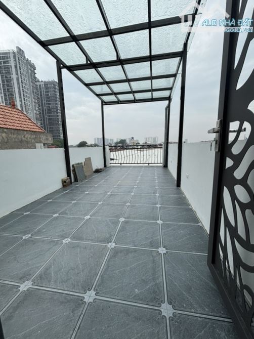 ĐỨC GIANG - BÌNH MINH GARDEN- LÔ GÓC THANG MÁY - Ô TÔ - CÁCH 15M RA Ô TÔ TRÁNH. 10.5 TỶ - 6