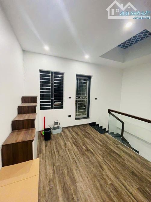 Cho thuê nhà MỚI ĐẸP KĐT Văn Khê 80m x 5 tầng thông sàn 26tr - 6