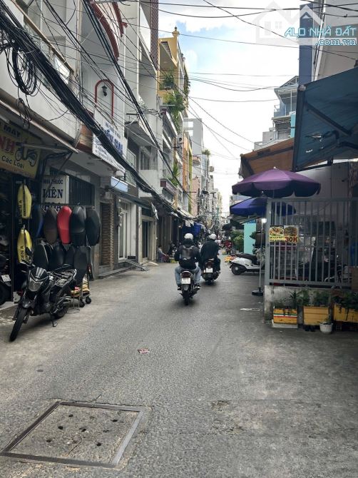 💥NHÀ HẺM Ô TÔ ĐỖ CỬA - HẺM THÔNG - QUA QUẬN 1 CHỈ 2 PHÚT - 3 TẦNG BTCT - ĐANG CÓ DÒNG TIỀ - 6
