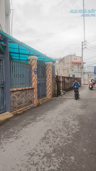 NHÀ CẤP 4 LÂU ĐỜI,  HIỆP THÀNH,  Q12,  OTO NGỦ TRONG NHÀ, giá 4.4 Tỷ - 6