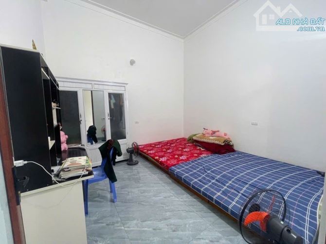 Bán Nhà phân lô, ô tô vào nhà, thôn Quyết Tiến, Vân Côn, Hoài Đức. giá 3,05 Tỷ. DT: 42 m2 - 7