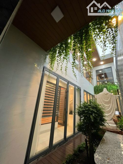 Bán gấp Biệt thự 300m2 P.Tân Phong, full thổ, 2ô tô, gần cây xăng 26, chỉ 8ty3 - 7