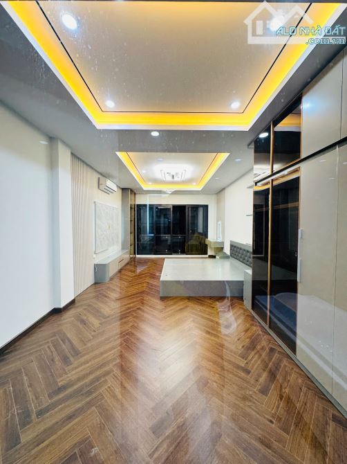 Nhà đẹp xây mới nội thất xịn đường ô tô cạnh Phố Trạm DT 60m2 . Giá 19.65 tỷ - 7