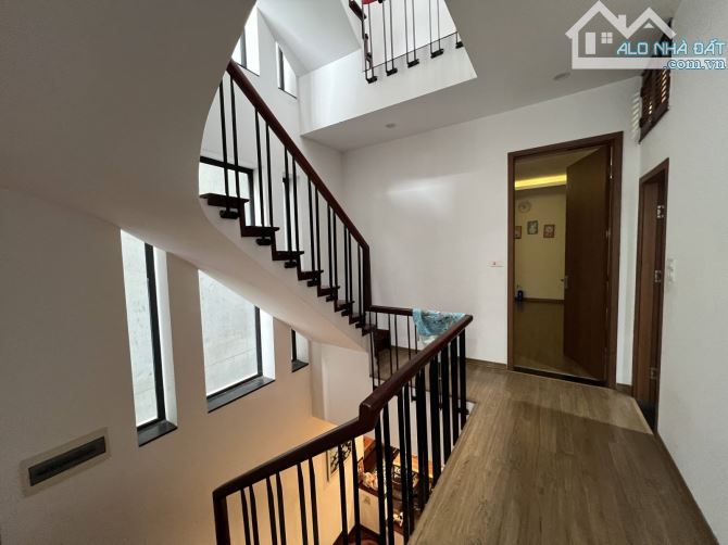 Phân Lô, Biệt Thự Phố Nguyễn Sơn, Bồ Đề, 125m2, MT6.5m, Ô Tô, Full đồ, Giá Rẻ - 7