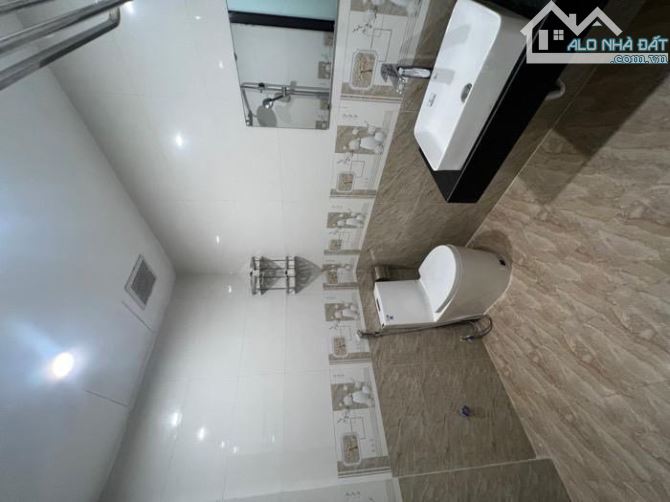 TT VIỆT HƯNG 30 M RA Ô TÔ ĐỖ 5 TẦNG FULL NỘI THẤT THÔNG NGÕ 45  HOA LÂM SÀNG PHỐ Ô CÁCH - 7