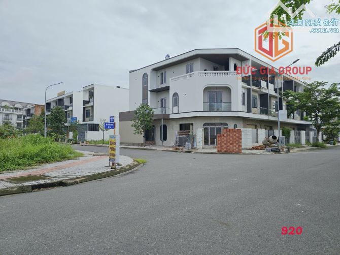 Bán căn nhà thô 1 trệt 2 lầu đường F5 khu TDC Bửu Long 3 giá 5,3 tỷ - 8