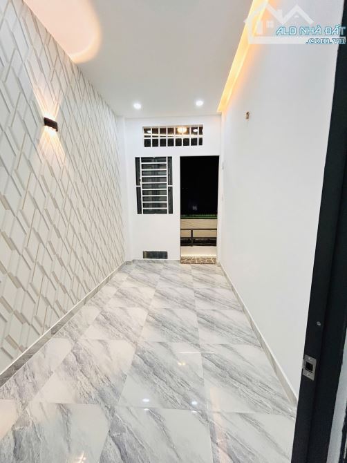Nhà 2 tầng FULL NỘI THẤT đường THẠNH LỘC 28 phường Thạnh Lộc Q12 DT 49,1m2 (4,5x11) hẻm 5m - 8