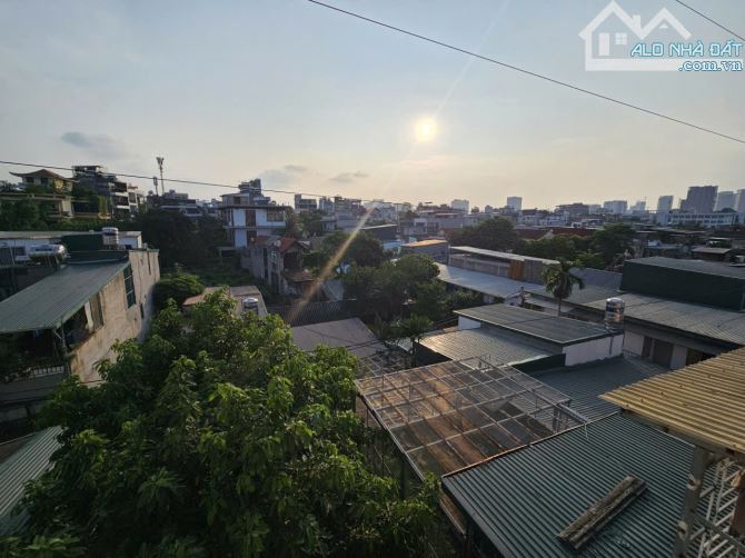 Cho thuê nhà riêng 4 tầng có sân vườn rộng – mát mẻ tại ngõ 264 Âu Cơ - 9