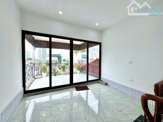 🏡 Bán Nhà Hoàng Văn Thái, Lê Trọng Tấn - Rộng, Thoáng – 3T– 58 m – 8.15 tỷ - 8