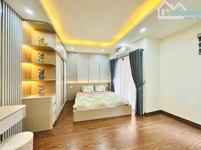 Bán nhà Thịnh Quang địa điểm vàng mặt tiền khủng chỉ việc ở full nội thất dt 40m 7t mt 5,6 - 8