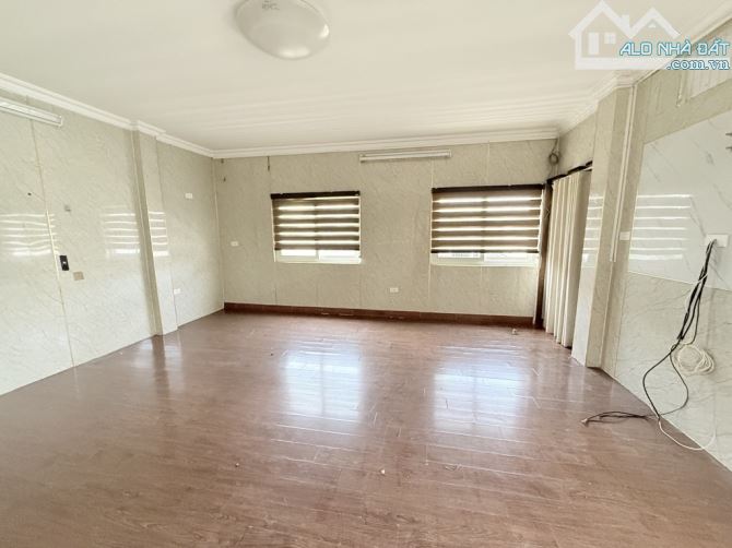 Bán nhà Phân Lô Khuất duy tiến Trung Hoà. 42m2. ô tô tránh, kinh doanh. Giá 16.9 ty - 8