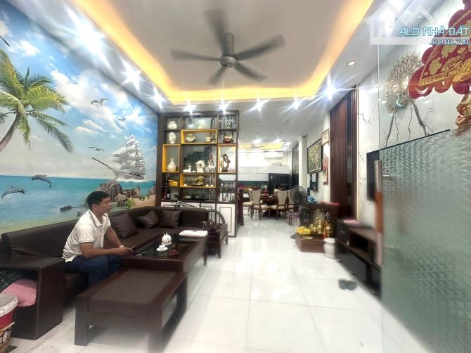 Bán Nhà Phố Yên Lạc- HBT 5 Tầng thang máy, phân lô ô tô đỗ cửa 54M - Nhỉnh 15 Tỷ - 8