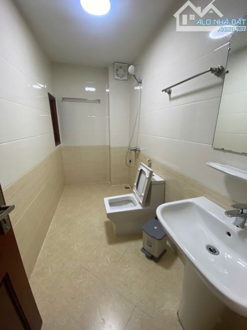 Cho thuê nhà KĐT mới Đại Kim đường Ngiêm Xuân Yêm, Hoàng Mai. DT 90m, 5 tầng, ô tô đỗ cửa. - 9