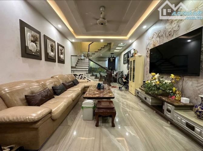 Bán nhà Phố Trung tâm Hoàng Văn Thụ , p Hoàng Văn Thụ, Hồng Bàng. 50m², 4 tầng, giá 5,2 tỷ - 9