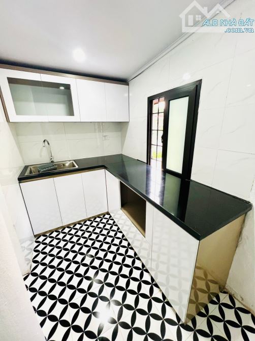 BÁN  CĂN HỘ TẬP THỂ KIM LIÊN, TẦNG 4, 28 LƯƠNG ĐỊNH CỦA, ĐỐNG ĐA. 80M² – 3PN. 3,79 TỶ - 9