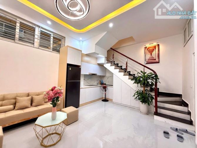 NHÀ ĐẸP PHỐ THỊNH QUANG 31M 5T MT 3,5M 7,75 TỶ FULL NỘI THẤT - 9