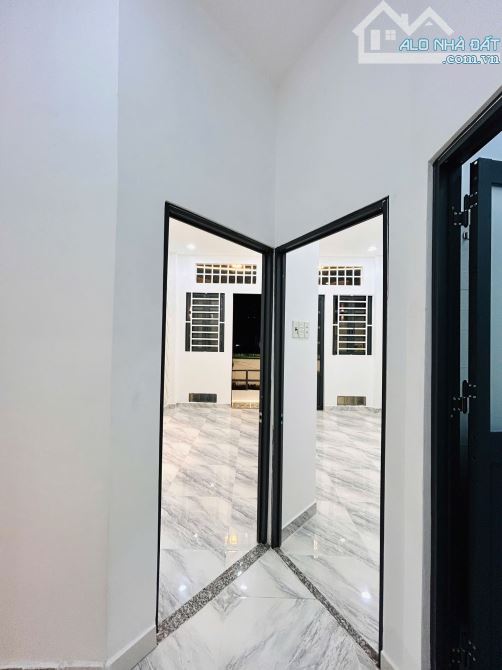 Nhà 2 tầng FULL NỘI THẤT đường THẠNH LỘC 28 phường Thạnh Lộc Q12 DT 49,1m2 (4,5x11) hẻm 5m - 9