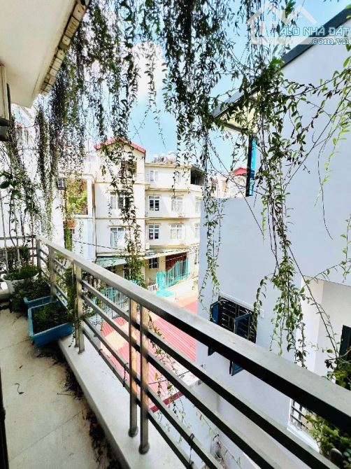NHÀ ĐẸP TÂY MỖ  - LÔ GÓC - 3 MẶT THOÁNG - FULL NỘI THẤT - Ô TÔ CÁCH 20m - TIỆN ÍCH XUNG QU - 9