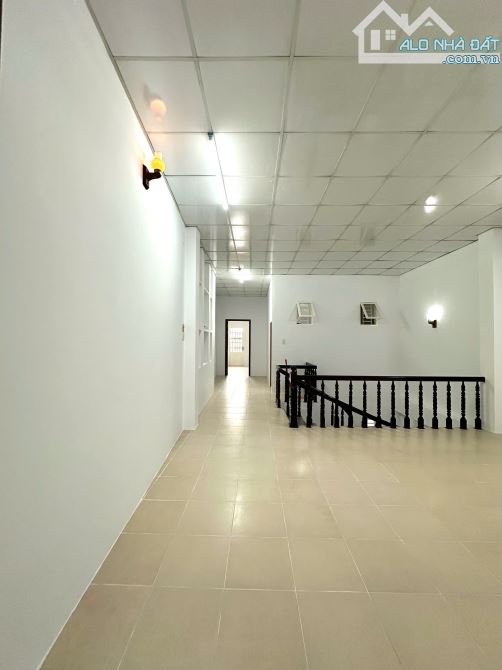 Cho thuê nhà trục chính hẻm hồ tùng mậu gần công an thành phố giá 17 triệu - 9