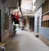Bán căn nhà 30m2 cách phố chính Thành Công 10M, ngõ thông Láng Hạ, La Thành