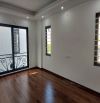 HƠN 6 TỶ NHÀ LÔ GÓC MỚI PHỐ VIỆT HƯNG - DT 32M , 5 TẦNG , MT 3,8M  HÀNG XÓM VINHOMES RIVER