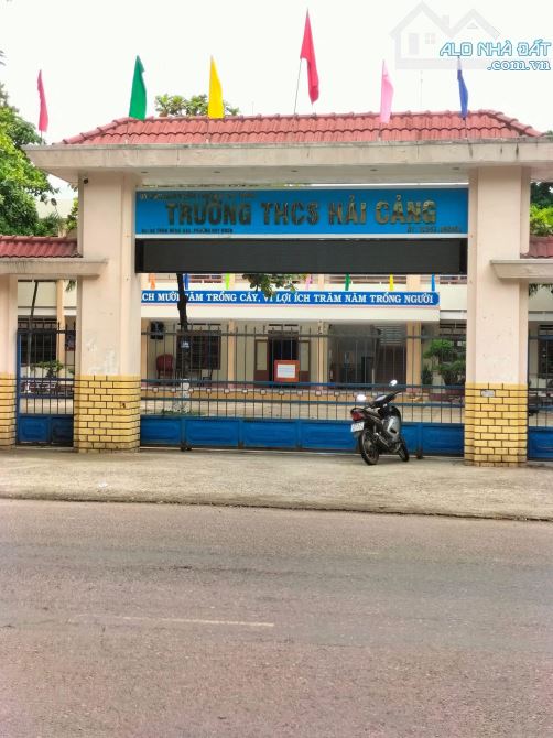 bán nhà cấp 4 ôm cua 2 mặt hẻm 5m 90/ đường trần hưng đạo dt 33m2 giá 2ty250